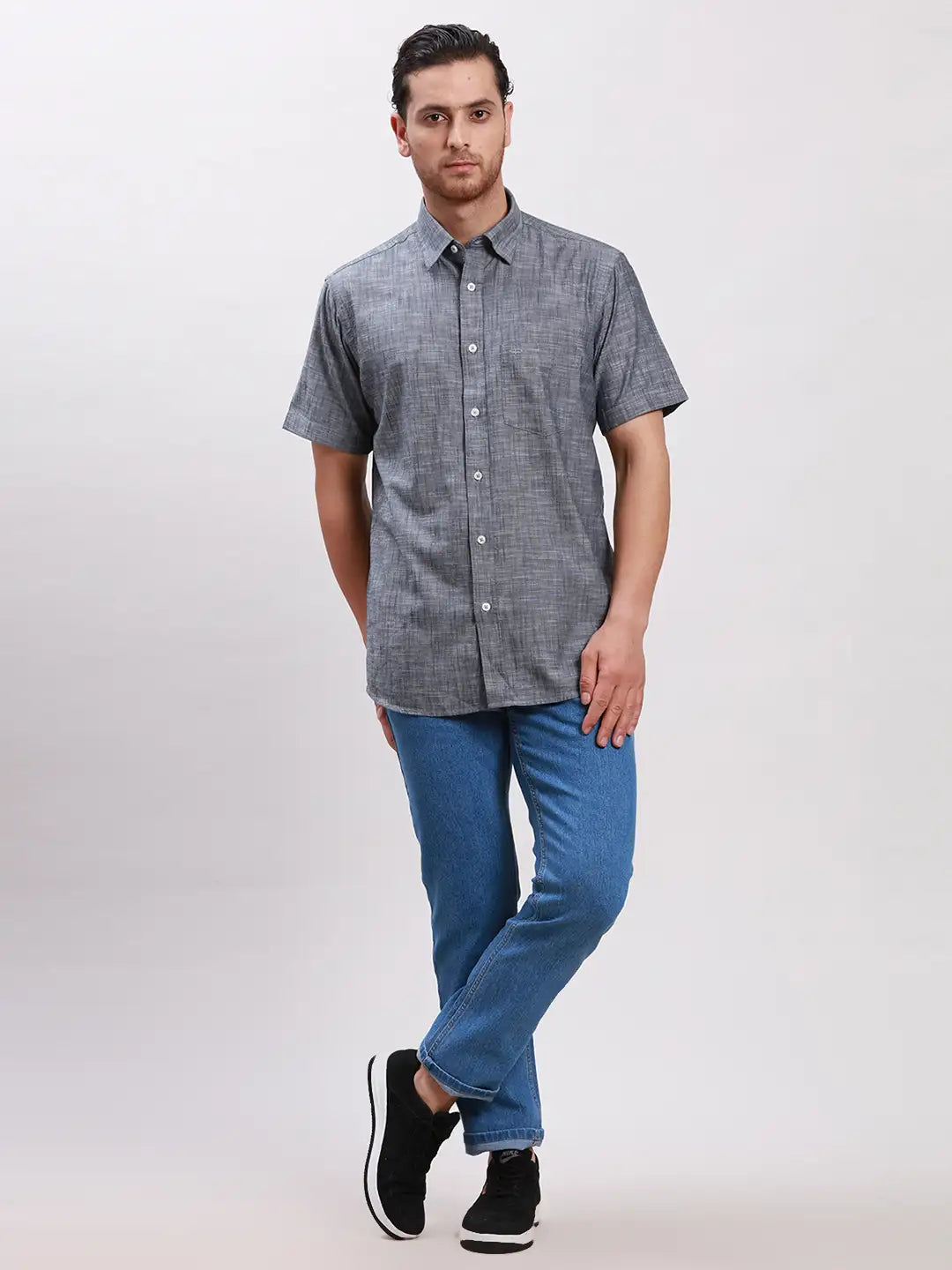 Men White Tailored Fit Solid Cotton Half Sleeve Shirts