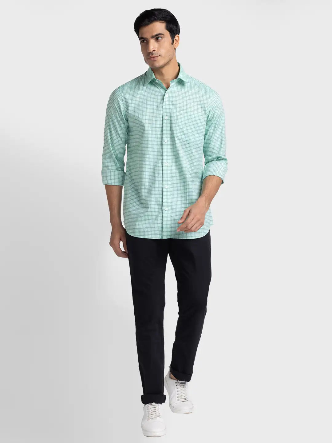 Men Green Contemporary Fit Solid Piece Dyed Cotton Blend Trouser