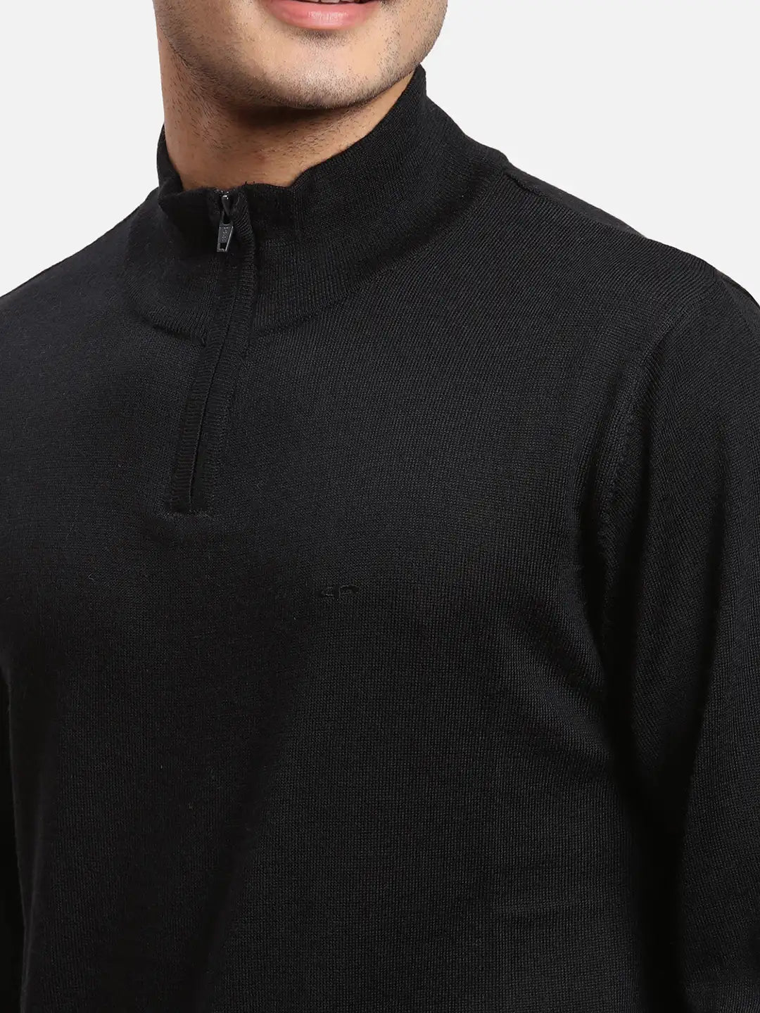 Colorplus Men Blue Solid Regular Fit Silk Blend Full Sleeve V Neck Sweaters
