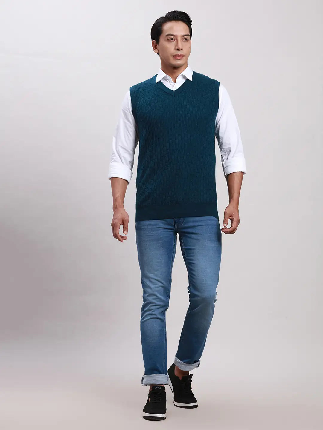 Men Blue Classic Fit Jacquard Acrylic Blend Sleeveless Sweaters