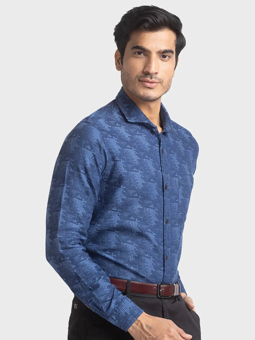 Men Slim Fit Medium Blue Sweatshirt