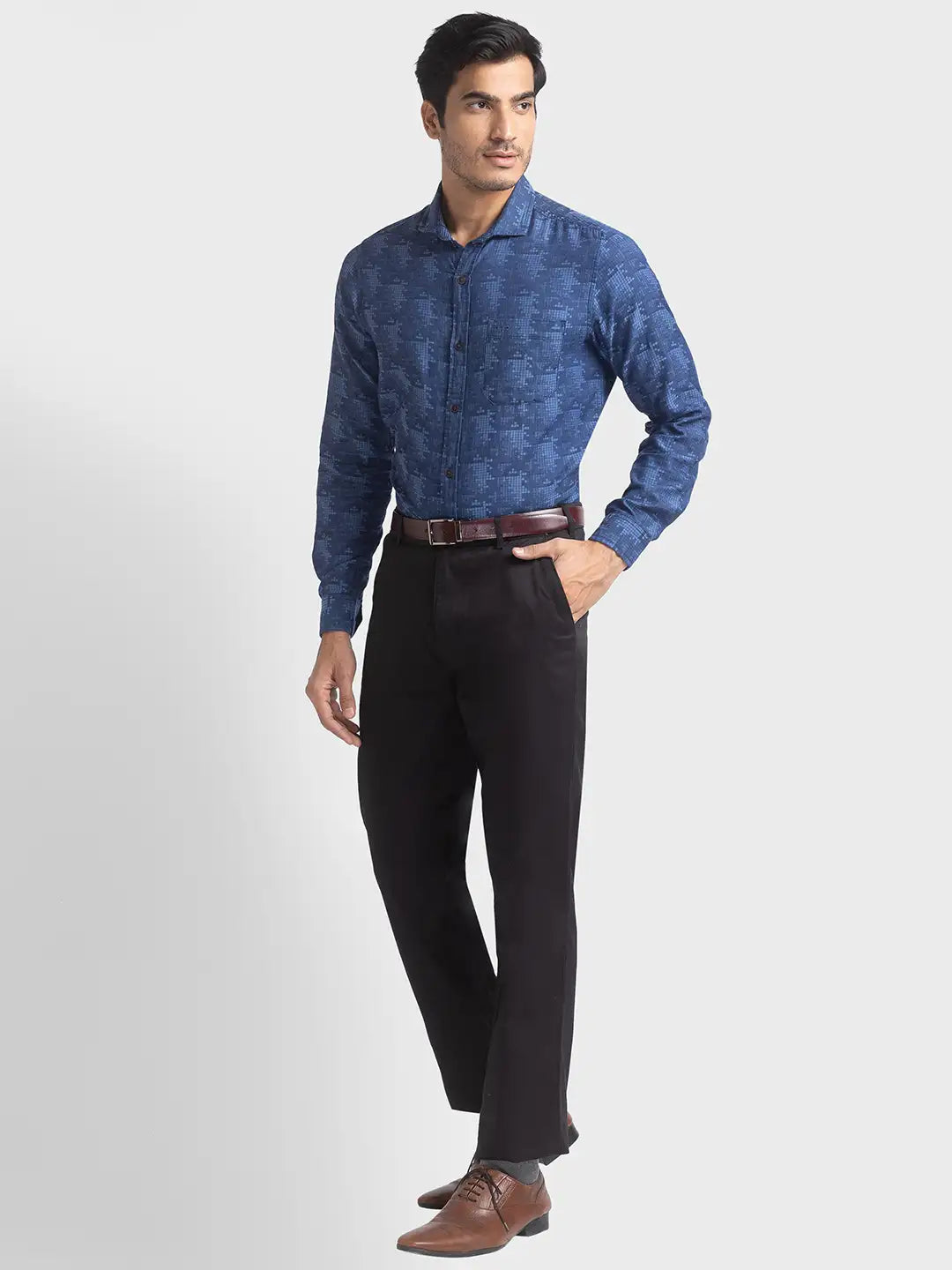 Men Slim Fit Medium Blue Sweatshirt