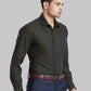 Park Avenue Men Violet Solid Luxus Fit Cotton Full Sleeve Shirt
