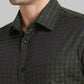 Park Avenue Men Violet Solid Luxus Fit Cotton Full Sleeve Shirt