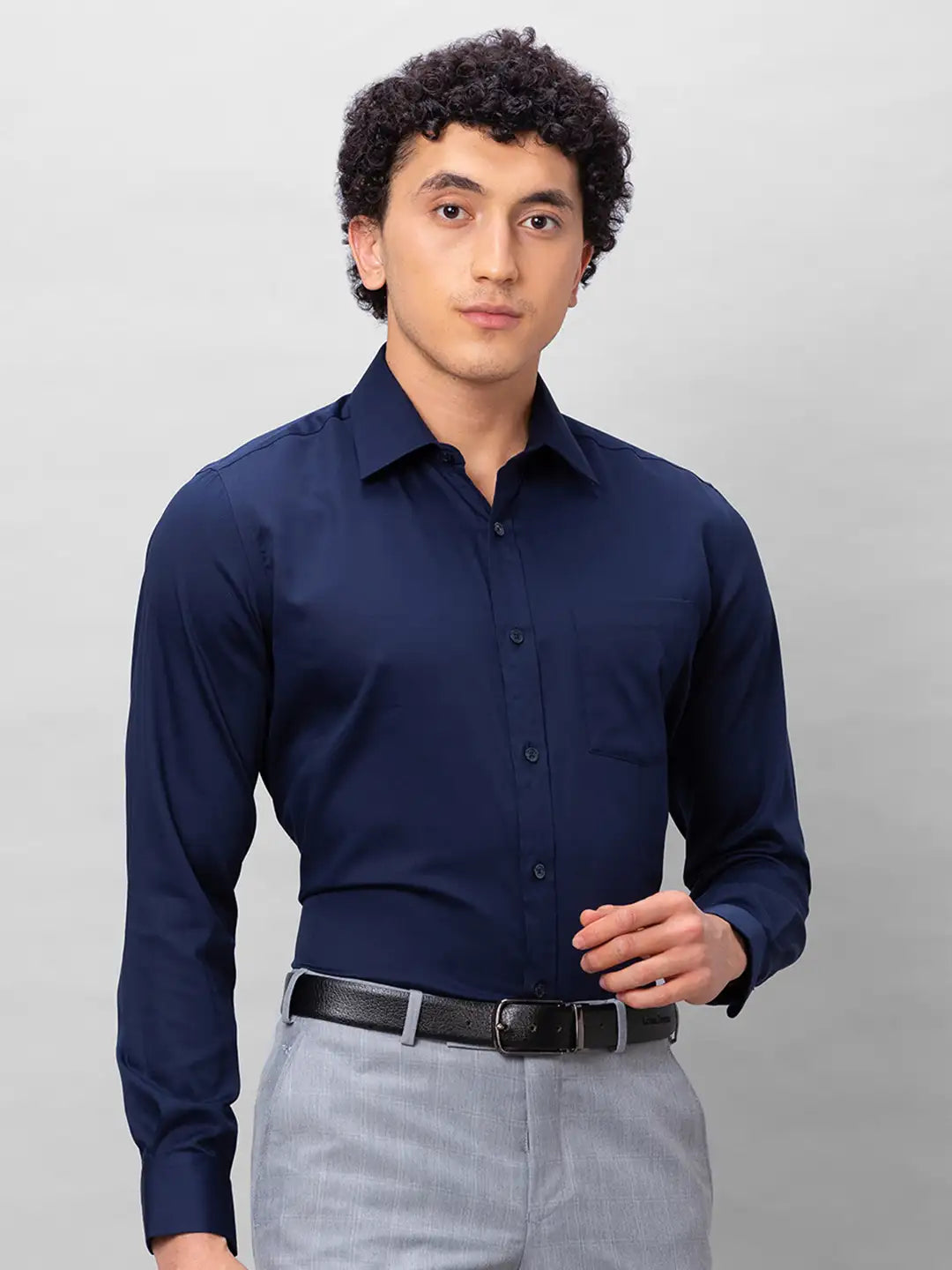 Park Avenue Men Green Solid Regular Fit Cotton Full Sleeve Ainsley Neck Shirt