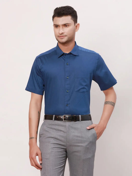 Park Avenue Men Red Solid Regular Fit Cotton Half Sleeve Cutaway Collar Shirt