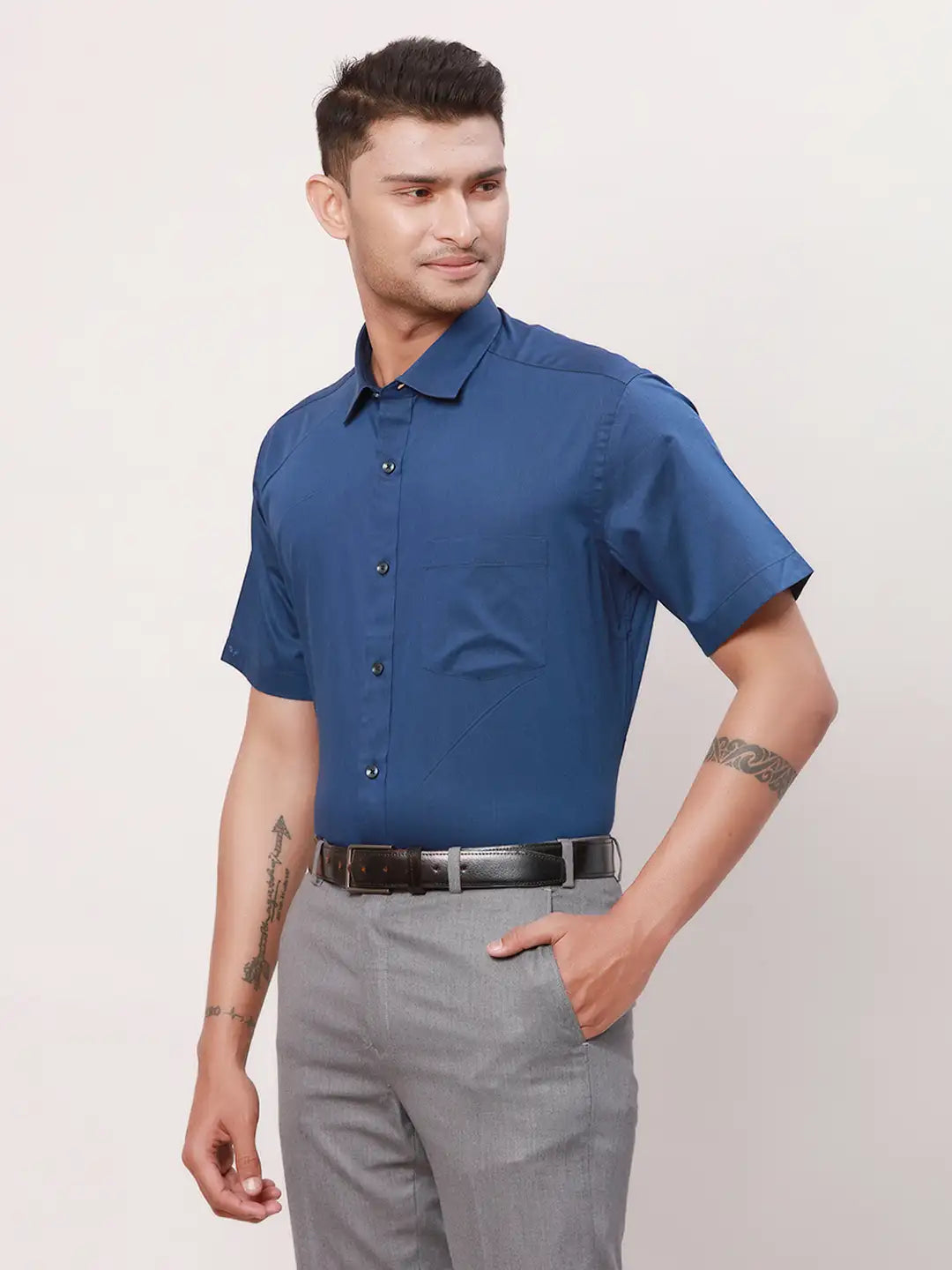 Park Avenue Men Red Solid Regular Fit Cotton Half Sleeve Cutaway Collar Shirt