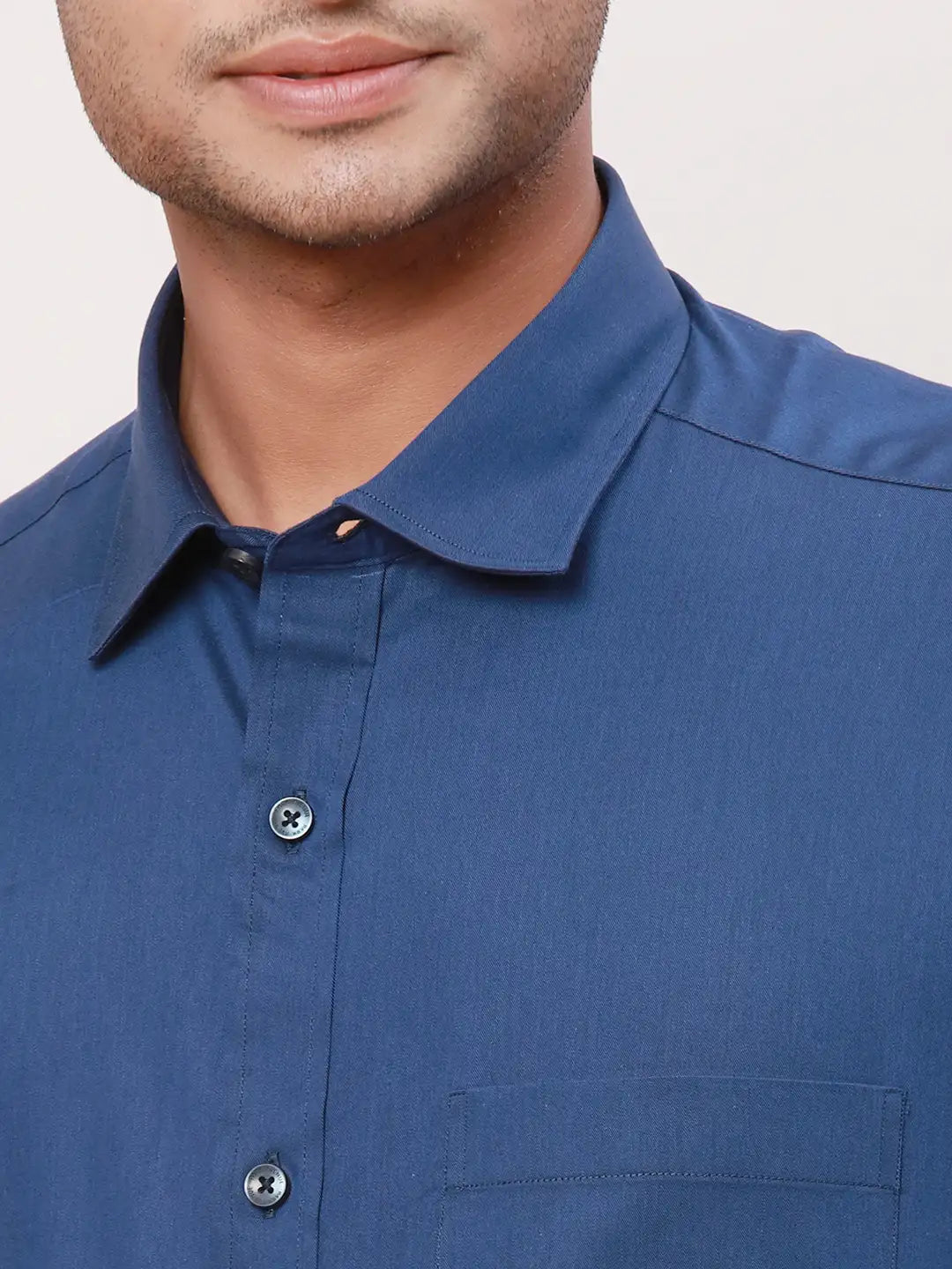Park Avenue Men Red Solid Regular Fit Cotton Half Sleeve Cutaway Collar Shirt