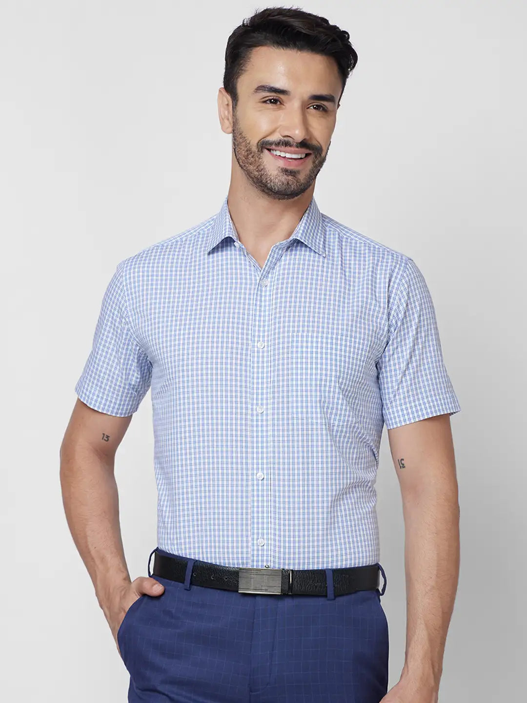 Park Avenue Men Grey Checks Regular Fit Cotton Half Sleeve Ainsley Collar Shirt