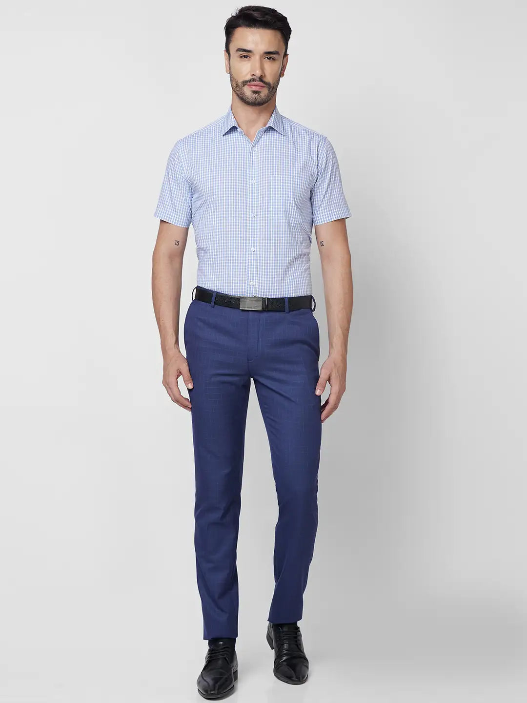 Park Avenue Men Grey Checks Regular Fit Cotton Half Sleeve Ainsley Collar Shirt