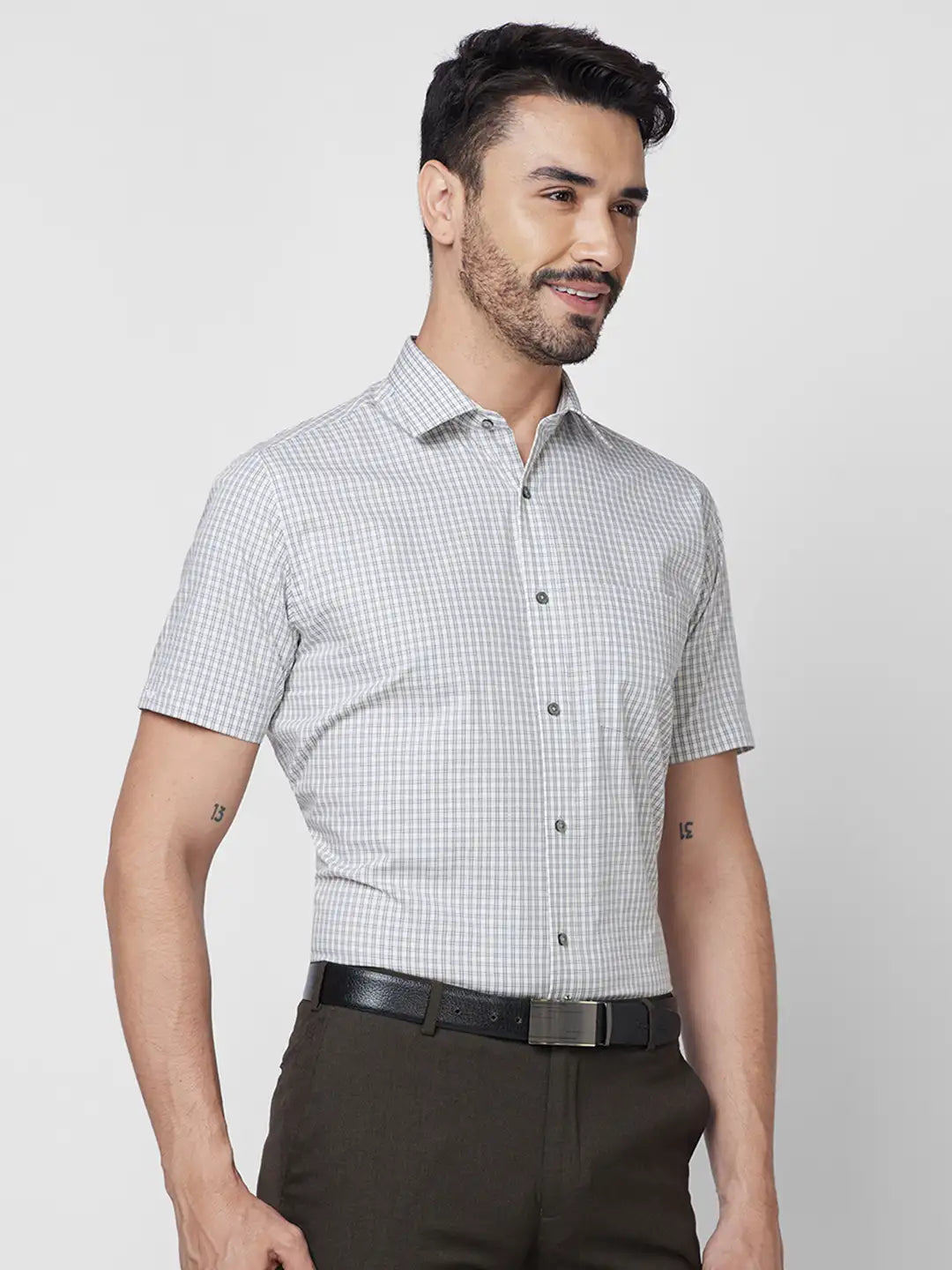 Park Avenue Men Brown Checks Regular Fit Cotton Half Sleeve Ainsley Collar Shirt