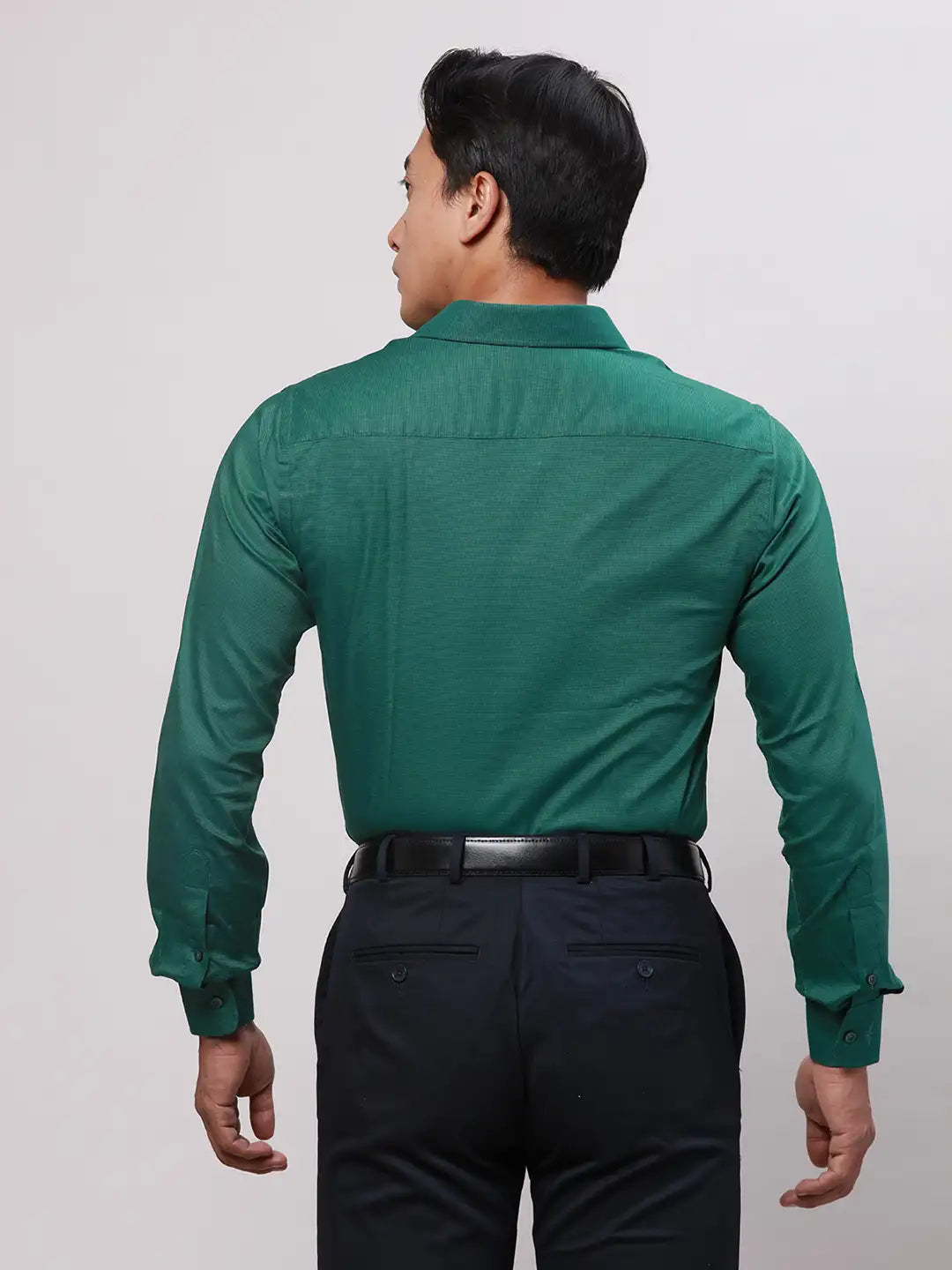 Park Avenue Men Red Slim Fit Self Design Cotton Polyester Full Sleeve Cut Away Shirt