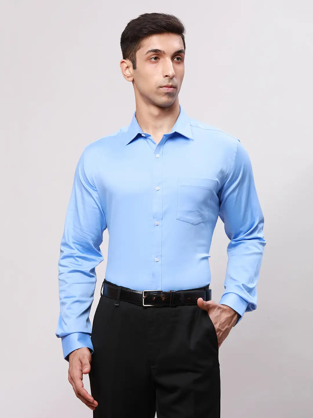 Park Avenue Men Blue Slim Fit Self Design Cotton Polyester Full Sleeve Cut Away Shirt