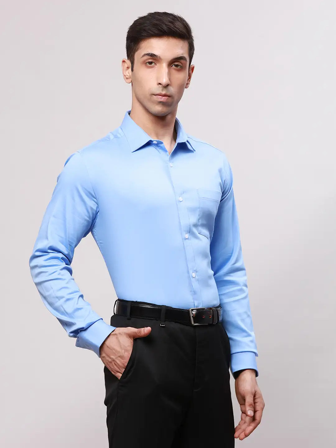 Park Avenue Men Blue Slim Fit Self Design Cotton Polyester Full Sleeve Cut Away Shirt