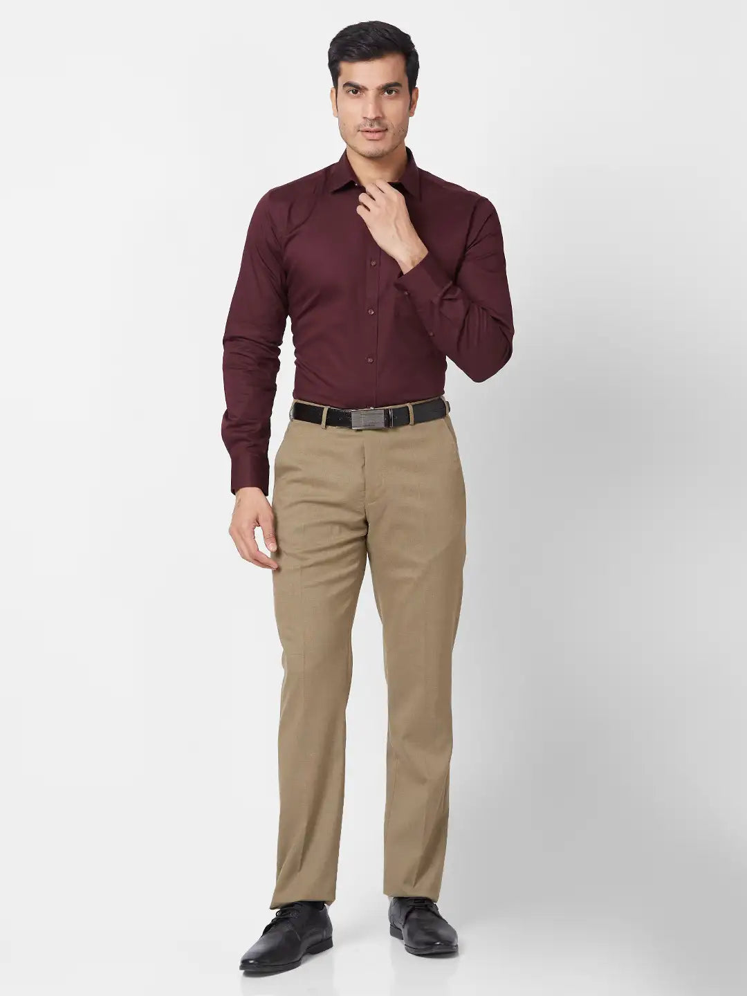 Park Avenue Men Blue Solid Slim Fit Cotton Blend Cutaway Collar Shirt