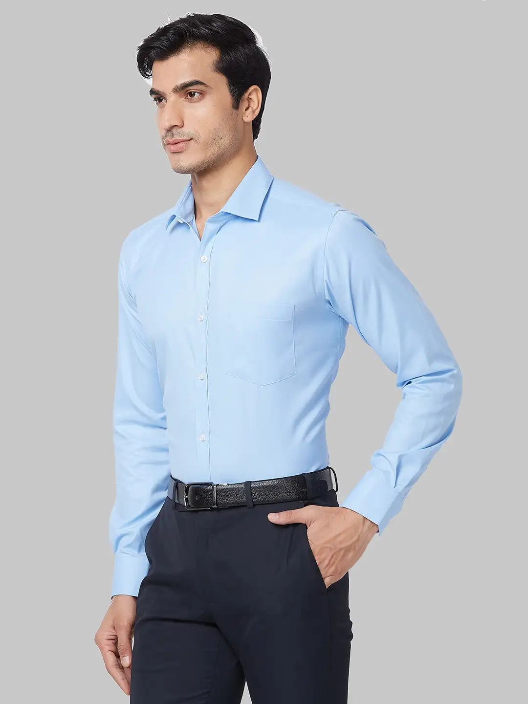 Men White Slim Fit Solid Cotton Blend Shirts