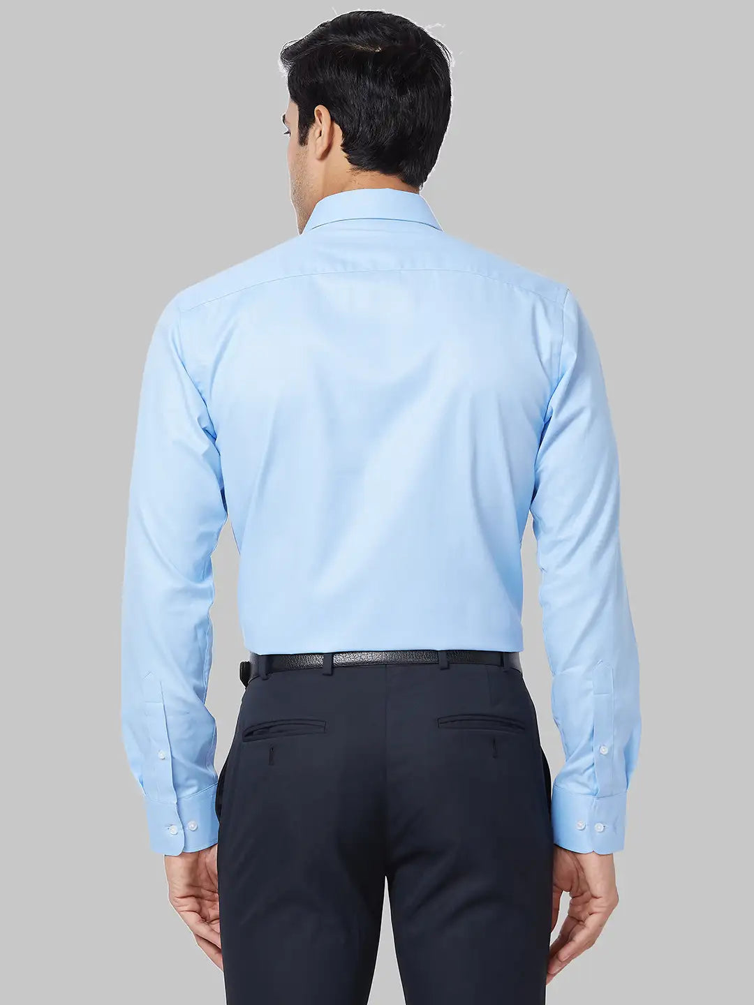 Men White Slim Fit Solid Cotton Blend Shirts