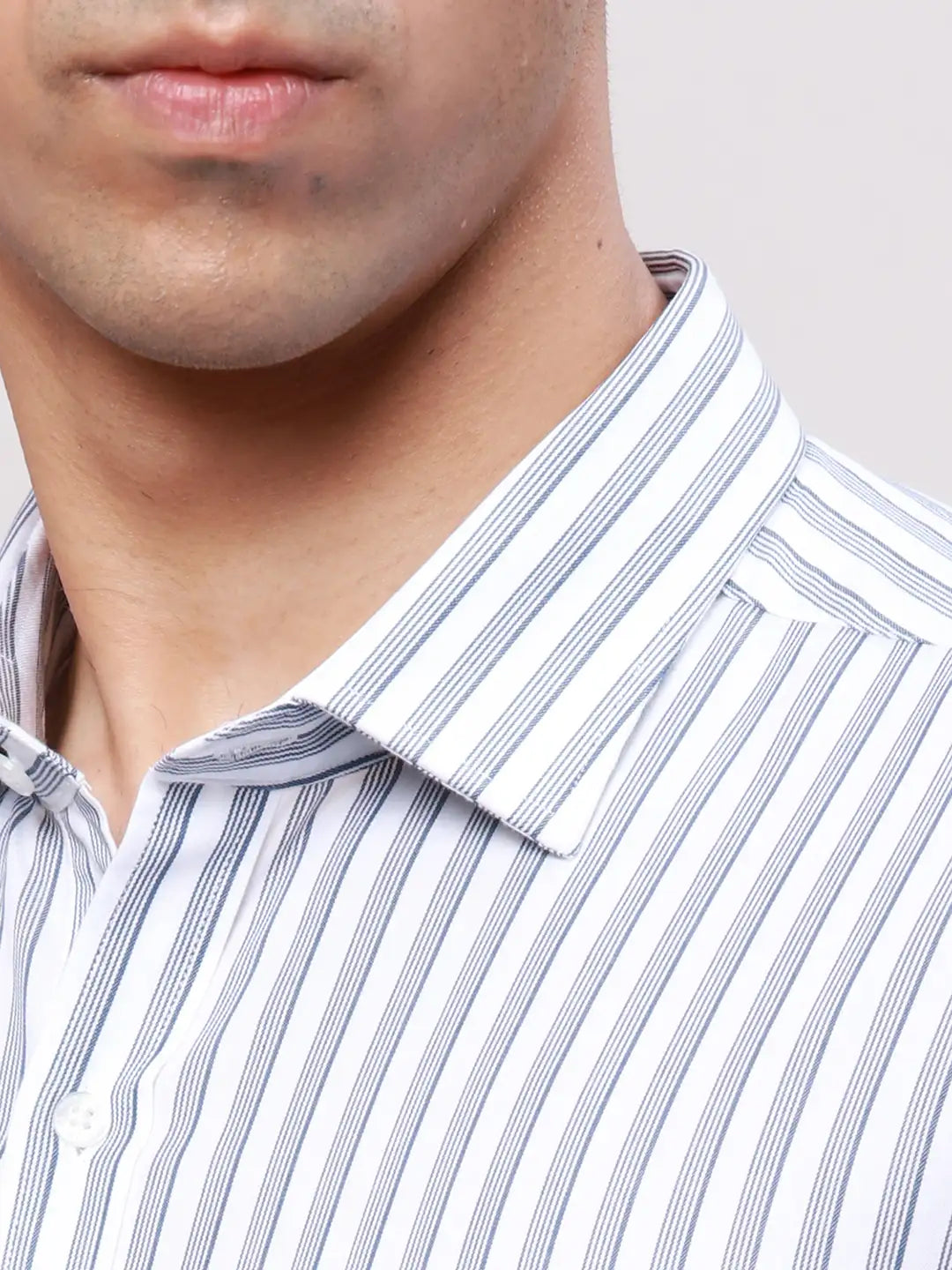 Park Avenue Men Blue Slim Fit Structure Cotton Shirts