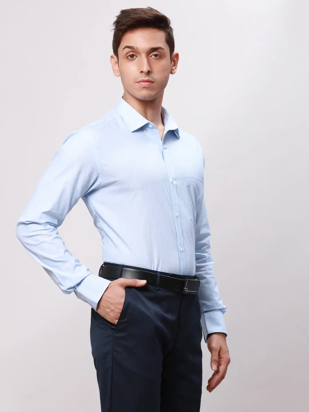 Park Avenue Men Blue Slim Fit Structure Cotton Shirts