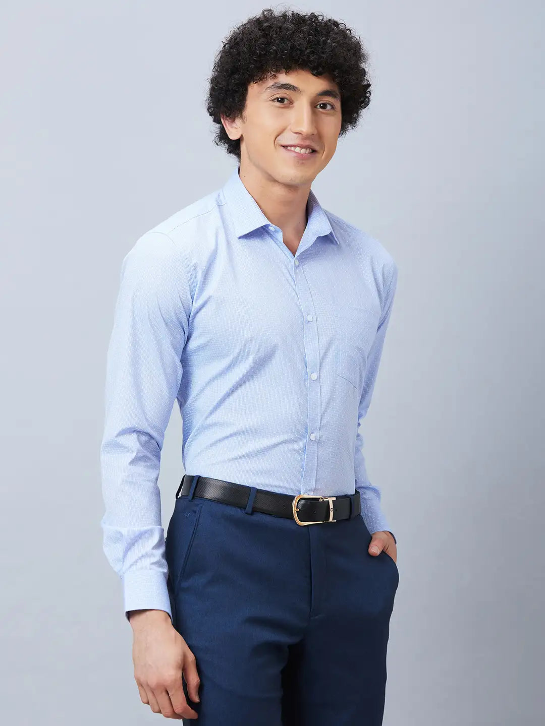 Park Avenue Men Blue Structure Slim Fit Polyester Blend Cutaway Collar Shirt