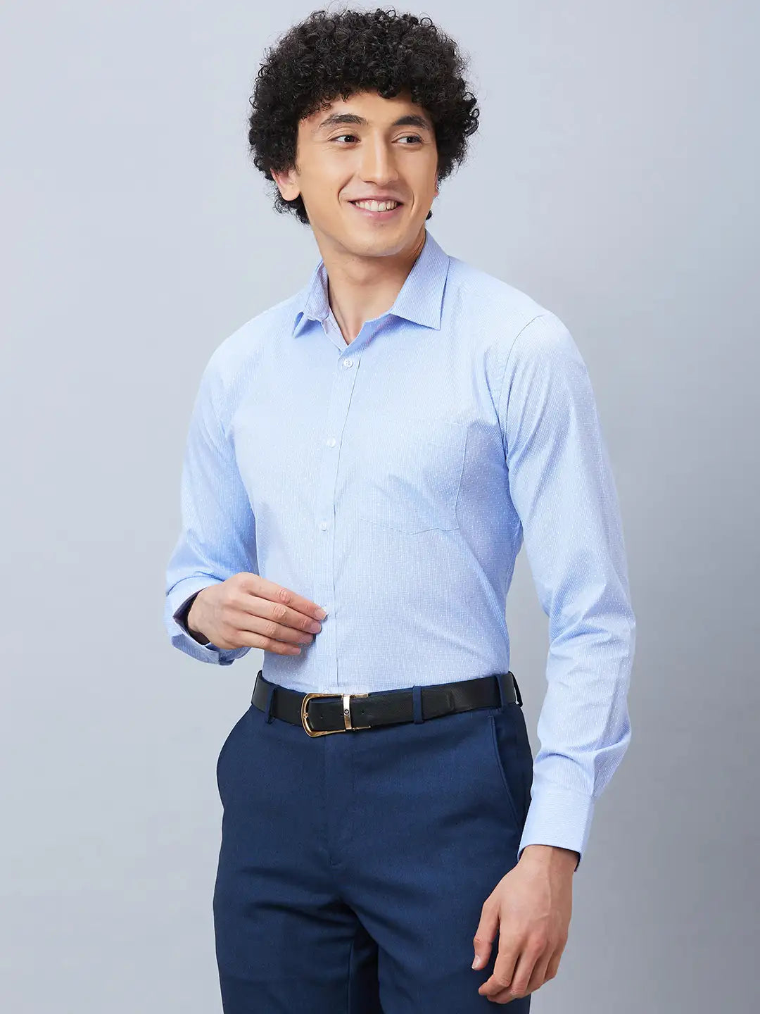Park Avenue Men Blue Structure Slim Fit Polyester Blend Cutaway Collar Shirt