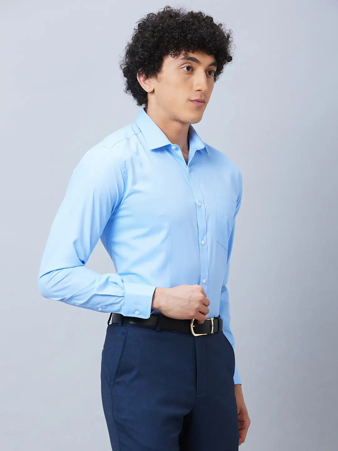 Park Avenue Men Blue Solid Slim Fit Cotton Cutaway Collar Shirt