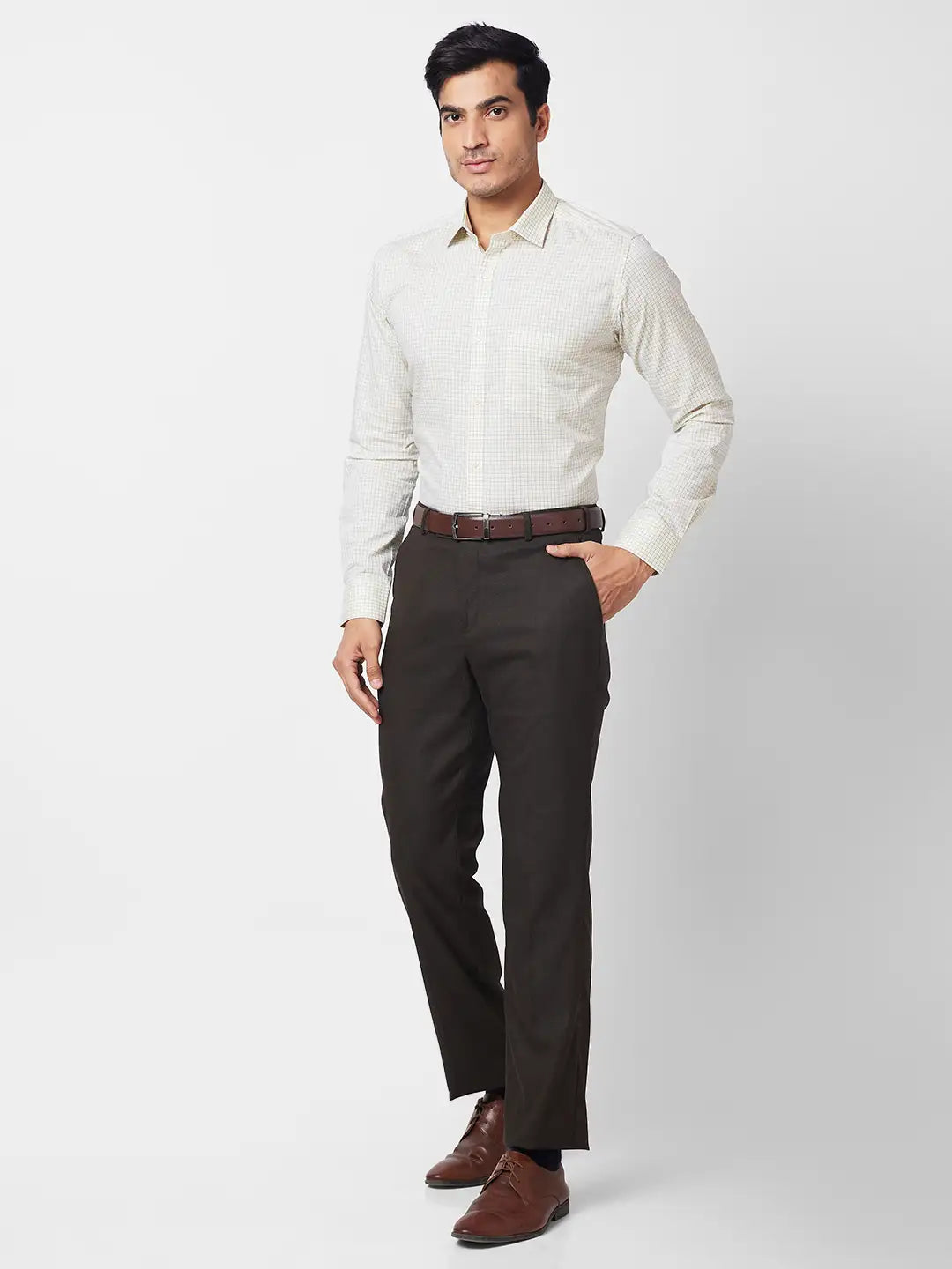 Park Avenue Men White Solid Slim Fit Cotton Blend Shirt