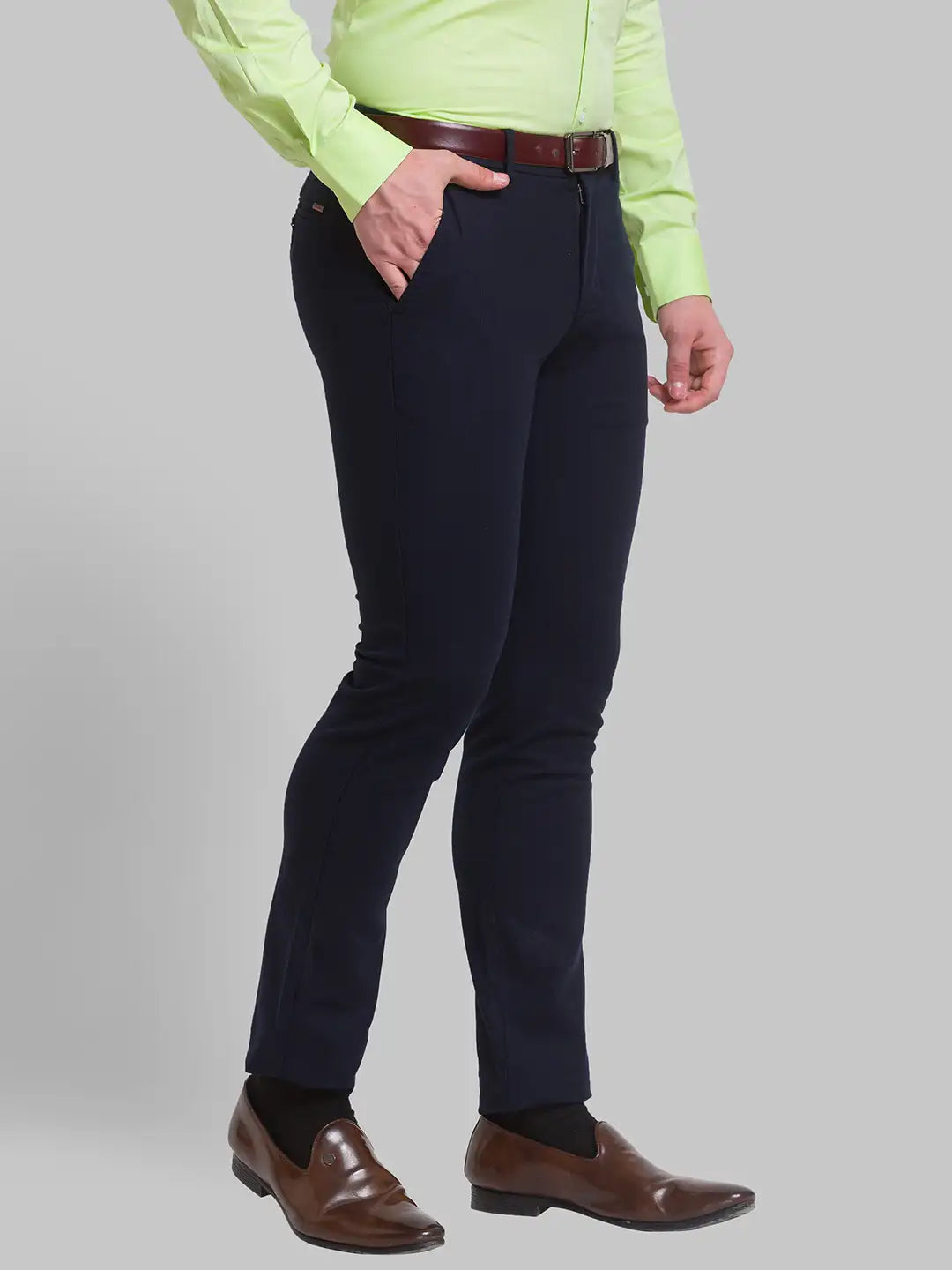 Men Regular Fit Khaki Chinos & Trouser