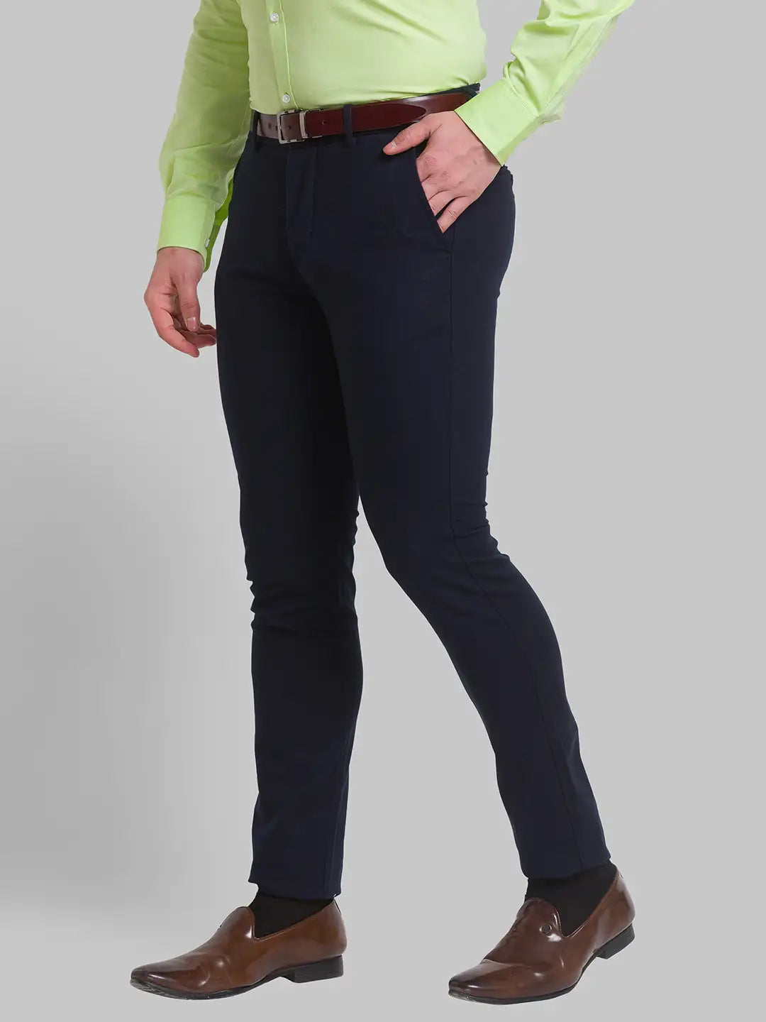 Men Regular Fit Khaki Chinos & Trouser