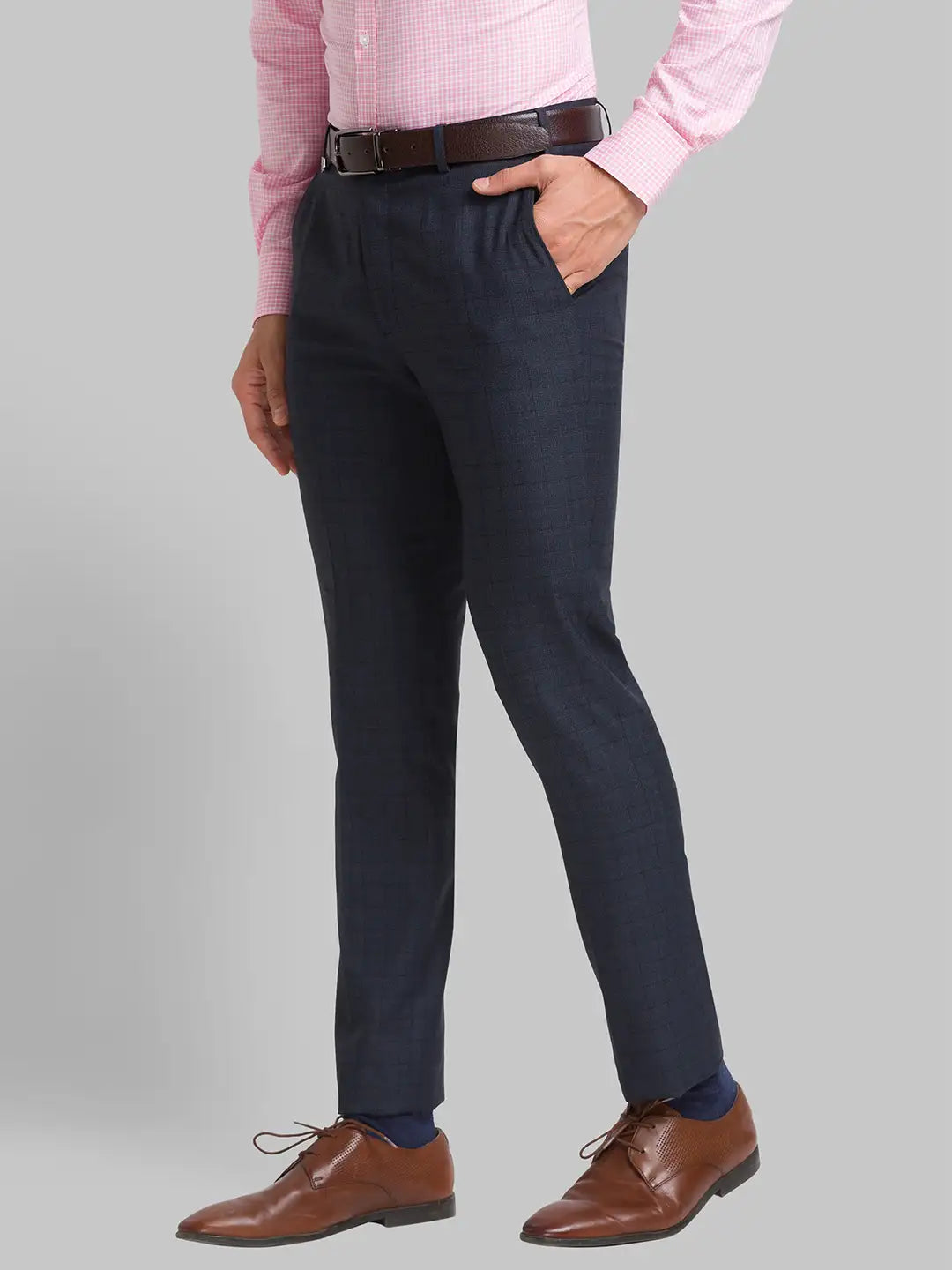 Park Avenue Men Green Checks Smart Fit Polyester Blend Trousers