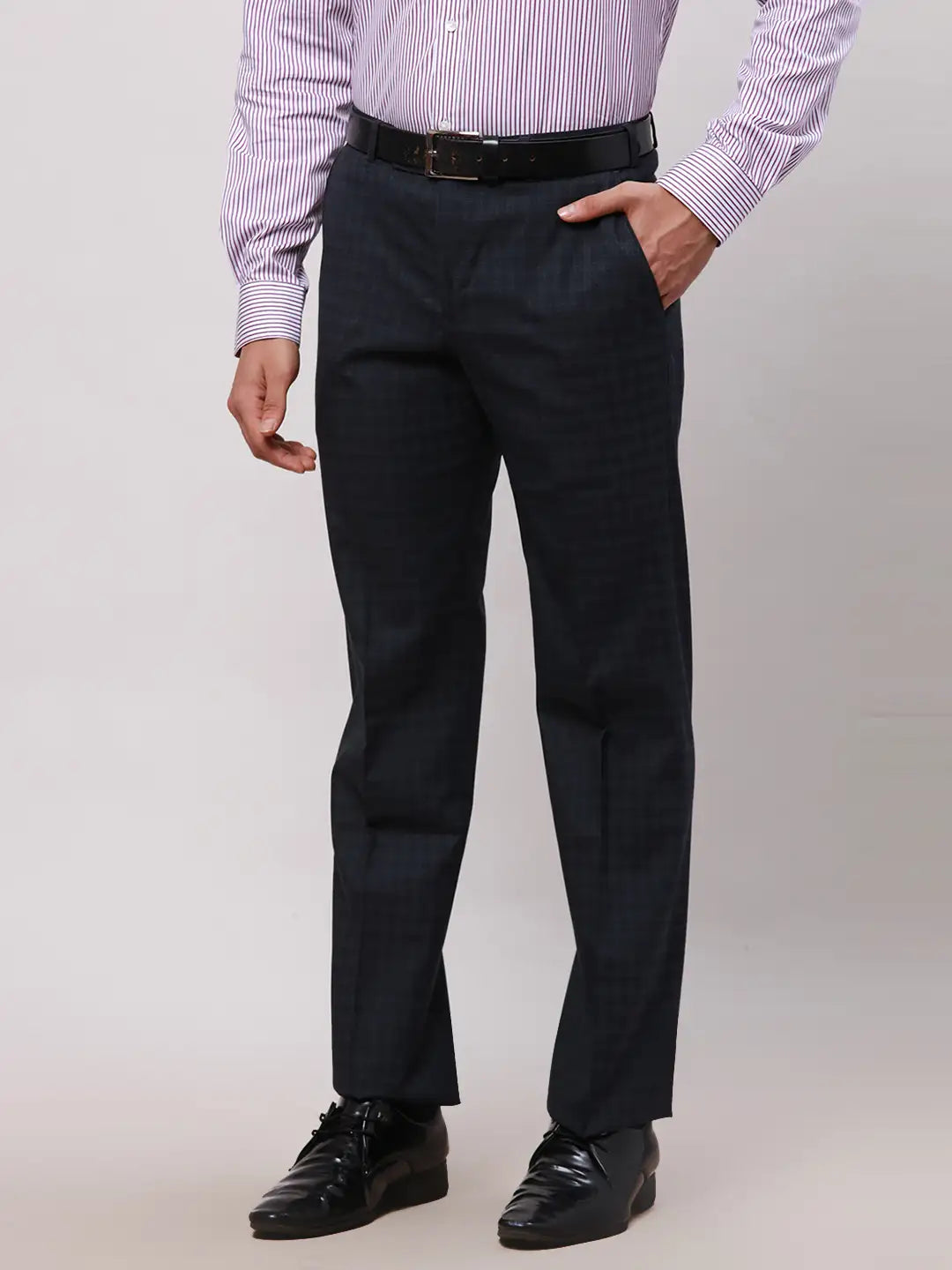 Park Avenue Men Grey Smart Fit Checks Cotton Trousers