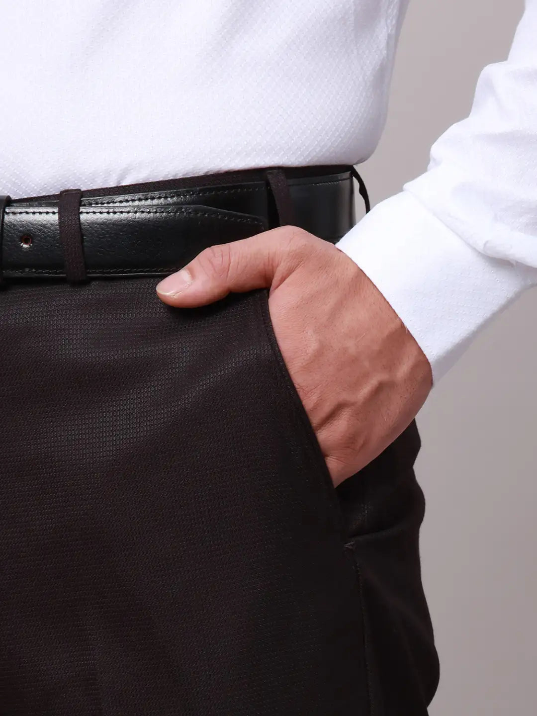 Park Avenue Men Grey Neo Fit Checks Cotton Trousers