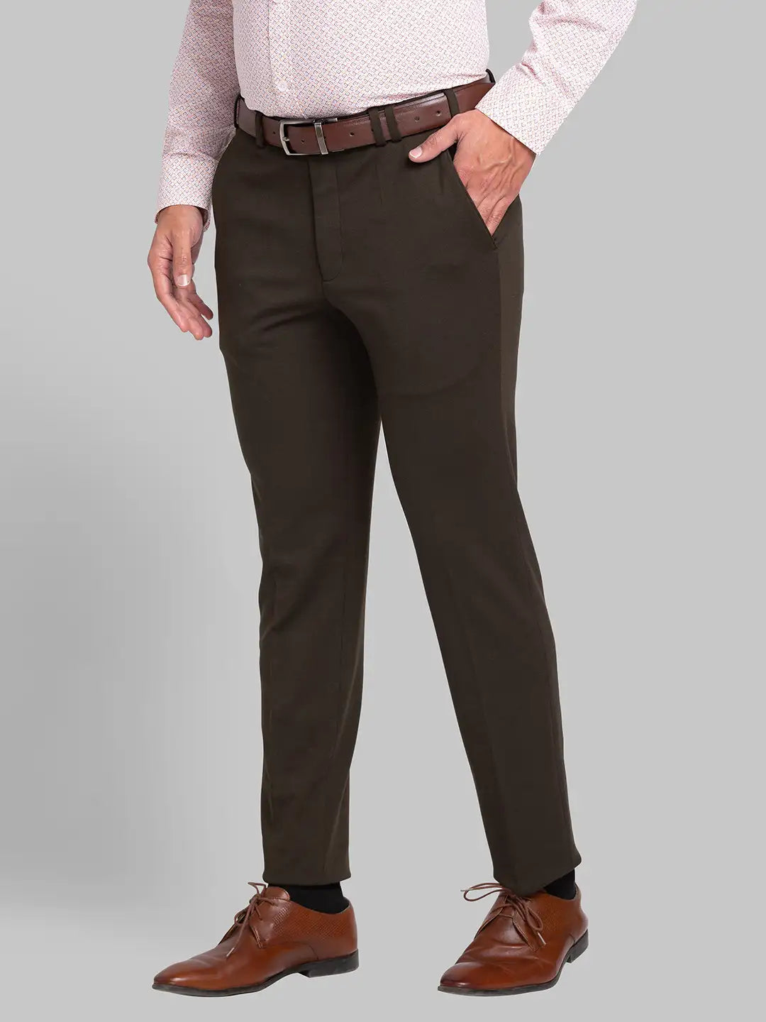 Men Low Rise Tapered Fit Black Jeans