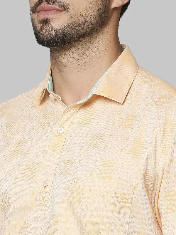 Men Contemporary Fit Maroon Shirt