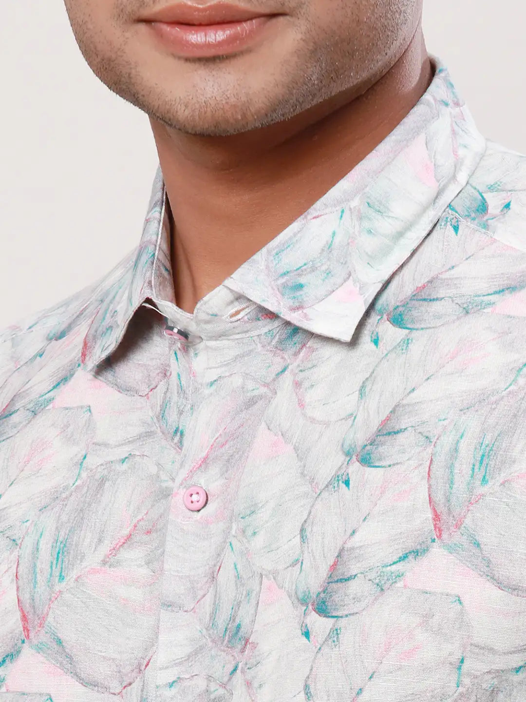 Raymond Men Green Solid Contemporary Fit Cotton Regular Collar Shirt