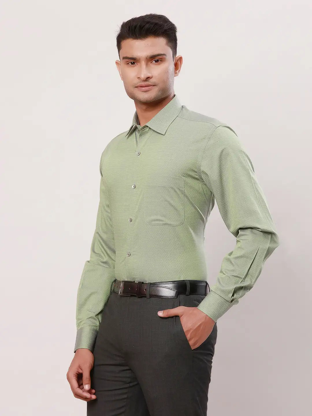 Raymond Men Red Stripe Contemporary Fit Cotton Cutaway Collar Shirt