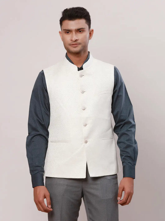 Raymond Men Green Solid Contemporary Fit Cotton Full Sleeve Regular Collar Shirt