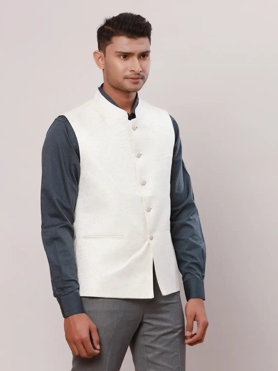Raymond Men Green Solid Contemporary Fit Cotton Full Sleeve Regular Collar Shirt
