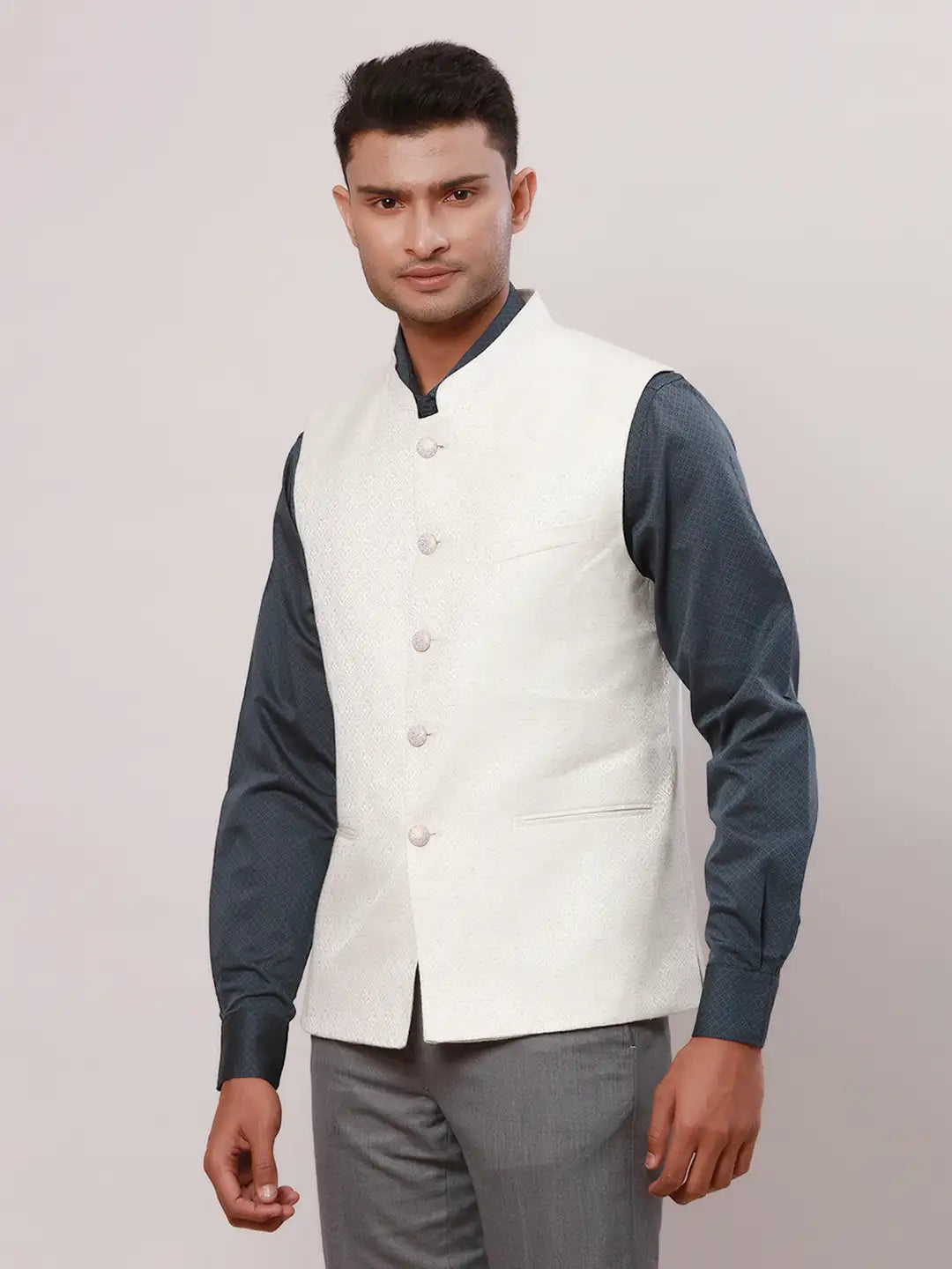 Raymond Men Green Solid Contemporary Fit Cotton Full Sleeve Regular Collar Shirt