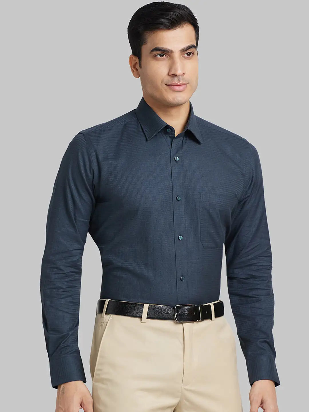 Men Blue Contemporary Fit Solid  Cotton Full Sleeve Regular Collar Shirts