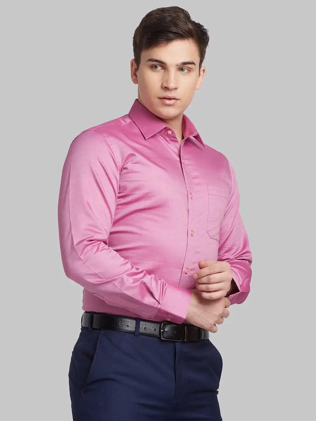 Men Blue Contemporary Fit Solid  Cotton Full Sleeve Cutaway Collar Shirts