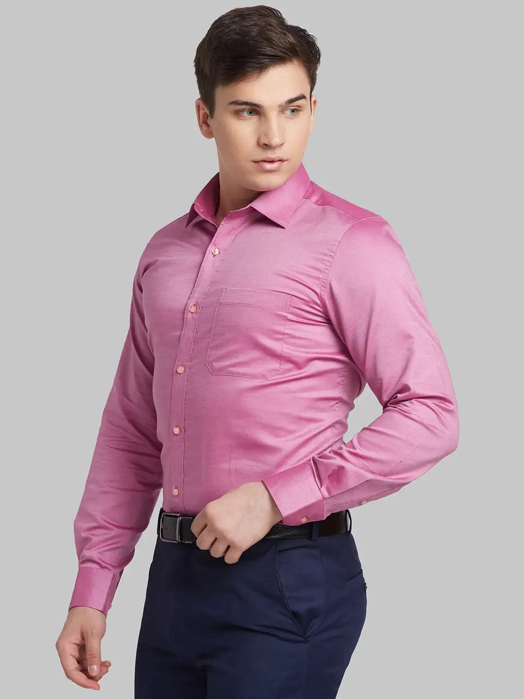 Men Blue Contemporary Fit Solid  Cotton Full Sleeve Cutaway Collar Shirts