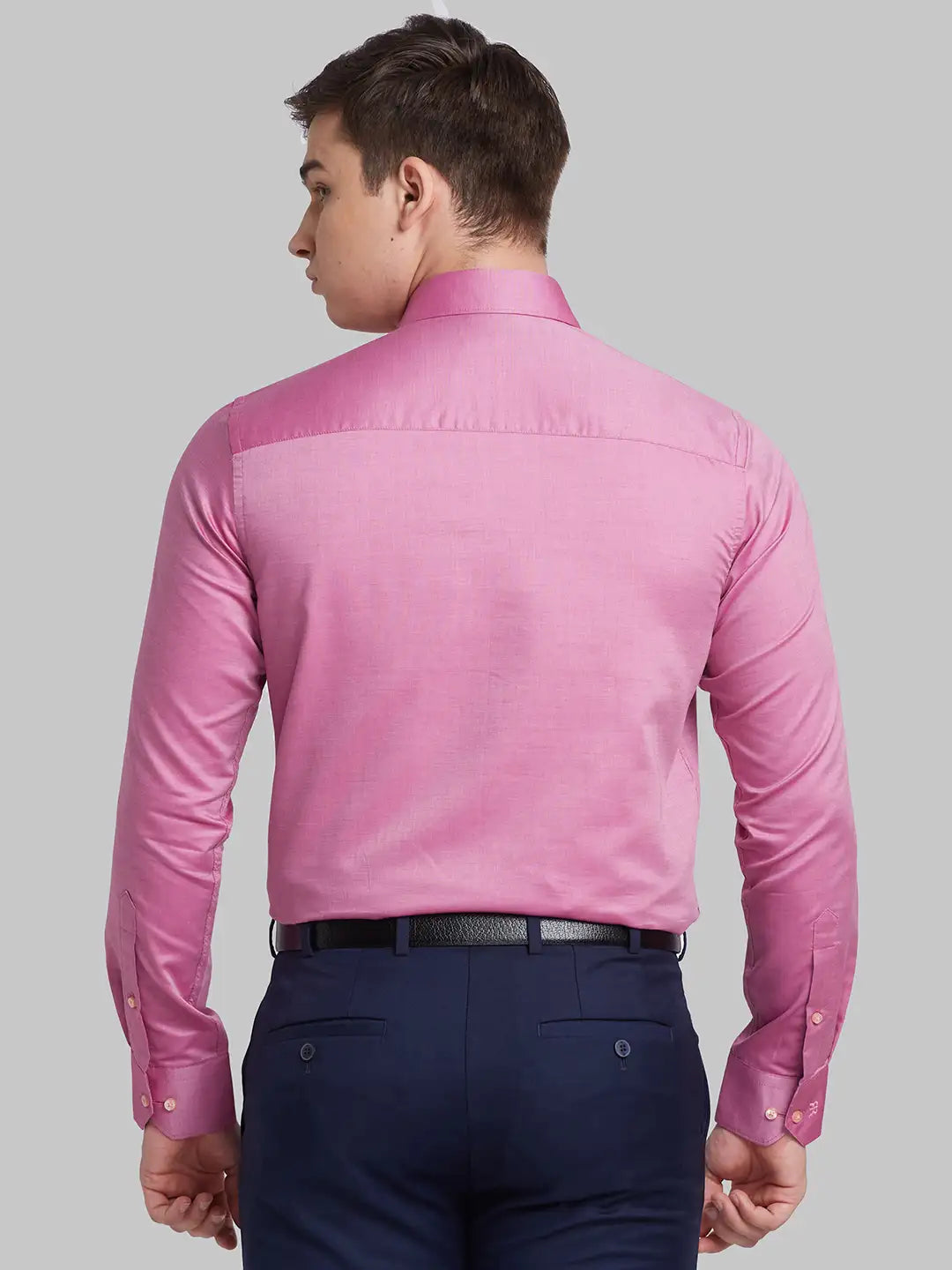 Men Blue Contemporary Fit Solid  Cotton Full Sleeve Cutaway Collar Shirts