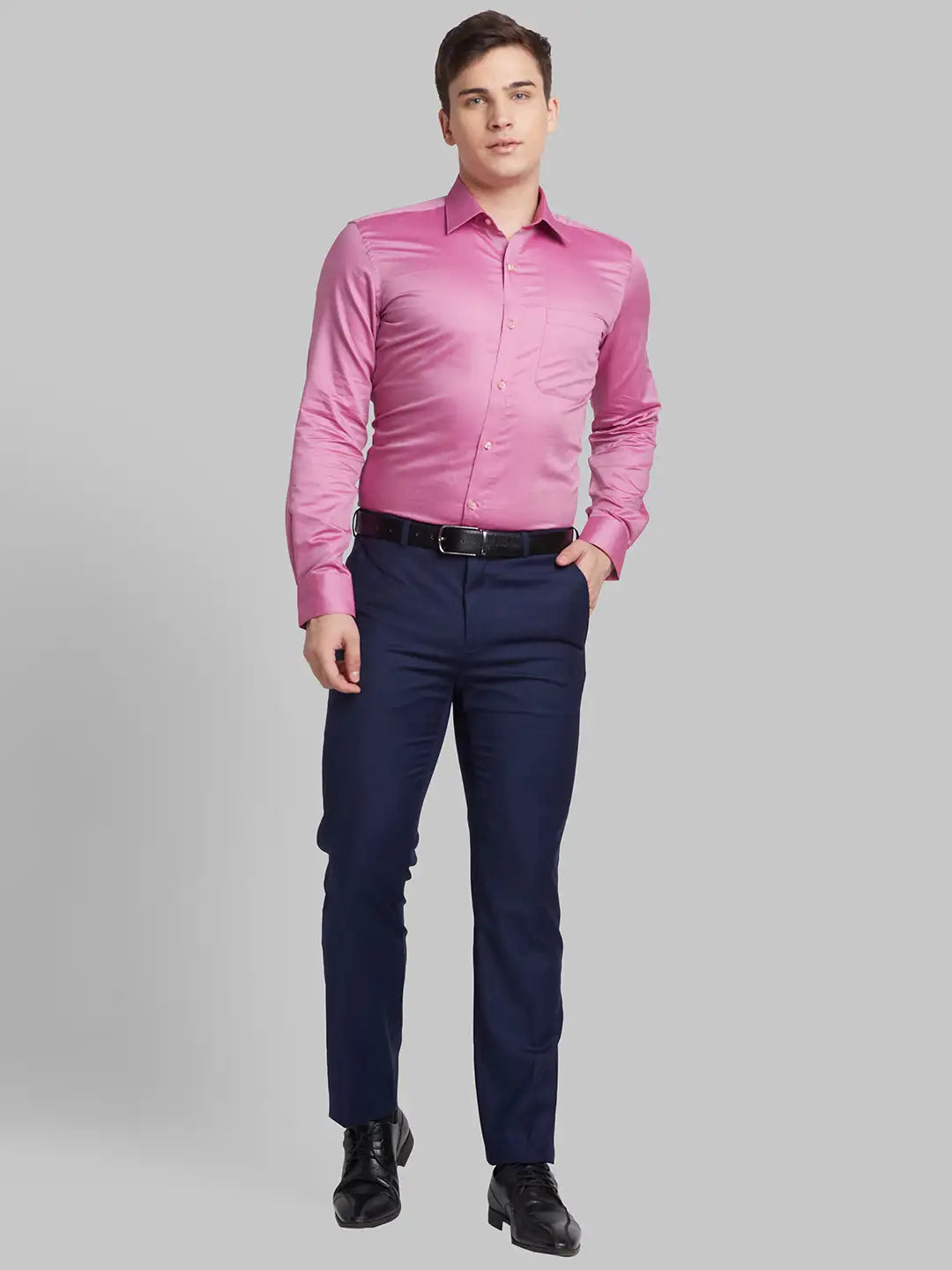 Men Blue Contemporary Fit Solid  Cotton Full Sleeve Cutaway Collar Shirts