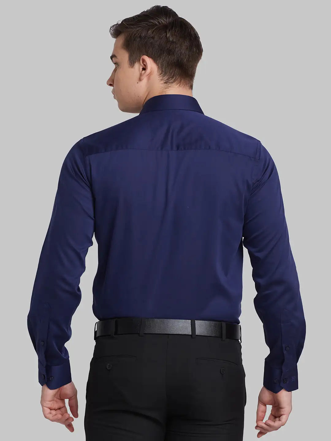 Raymond Men Black Solid Contemporary Fit Cotton Blend Full Sleeve Shirt
