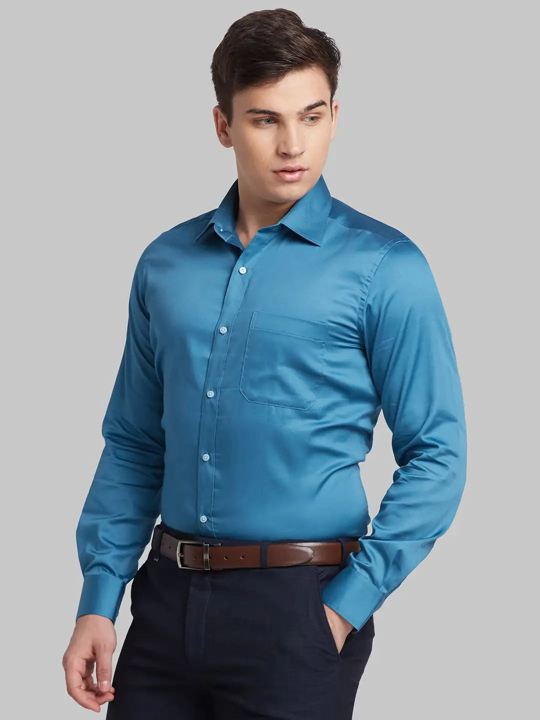 Raymond Men Violet Solid Contemporary Fit Cotton Blend Full Sleeve Shirt