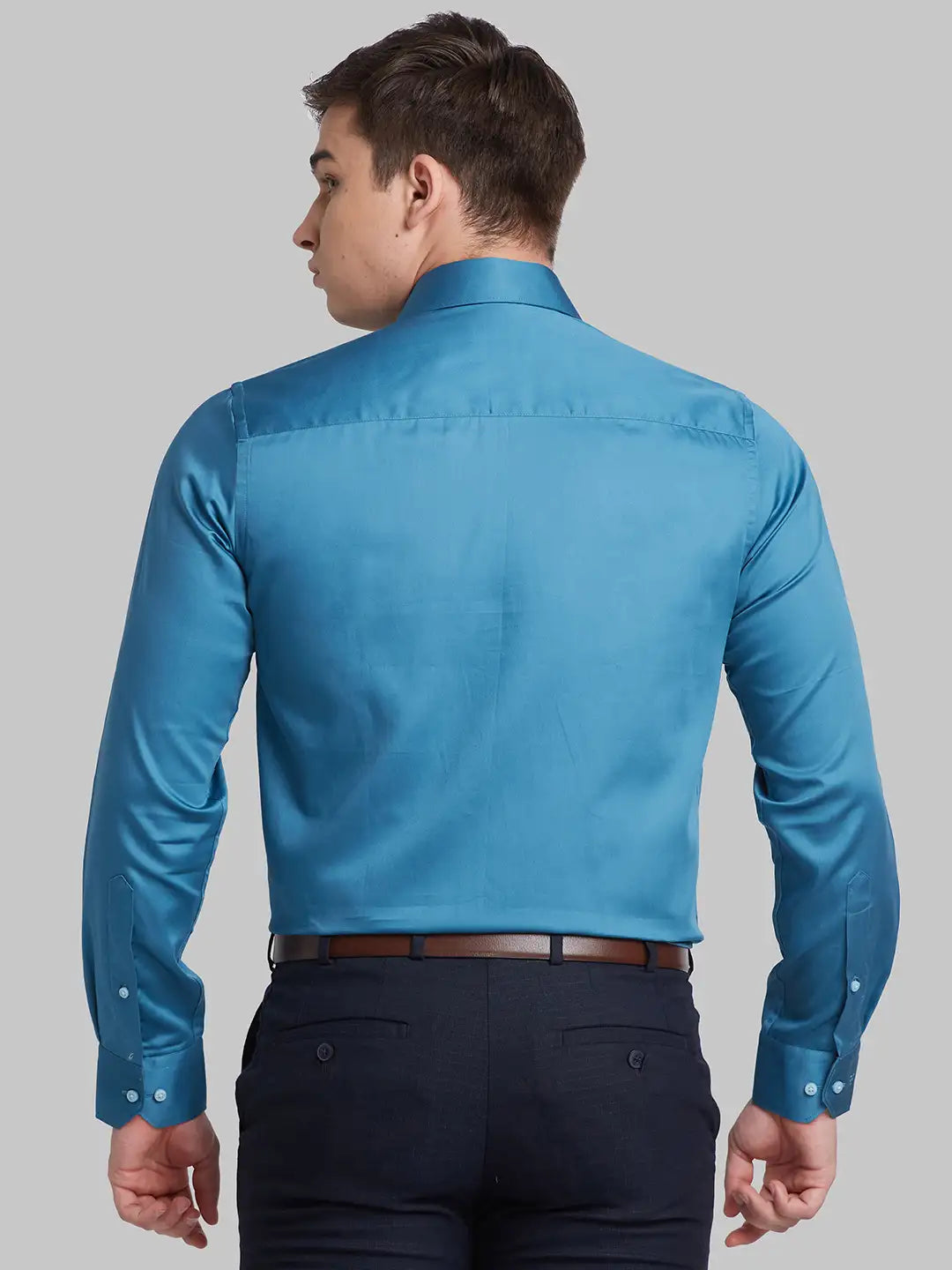 Raymond Men Violet Solid Contemporary Fit Cotton Blend Full Sleeve Shirt
