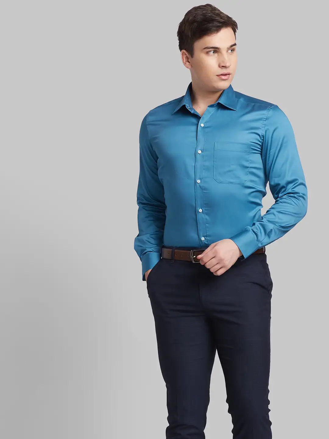 Raymond Men Violet Solid Contemporary Fit Cotton Blend Full Sleeve Shirt