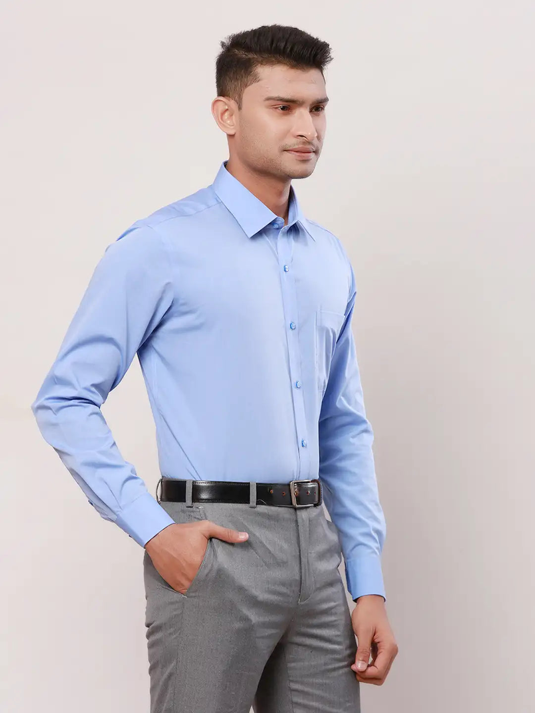 Raymond Men White Solid Contemporary Fit Cotton Full Sleeve Cutaway Collar Shirt