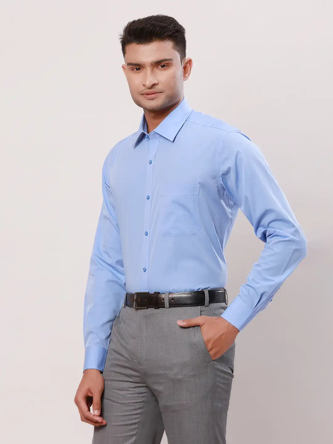 Raymond Men White Solid Contemporary Fit Cotton Full Sleeve Cutaway Collar Shirt